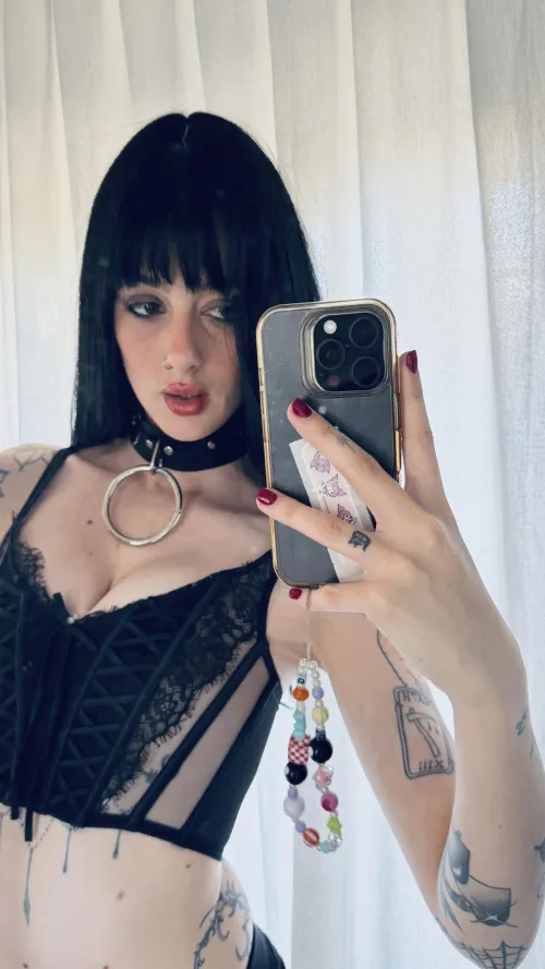 Feeling frisky, need someone w/ a place - 19F4M - send on lg: lunarumes by [deleted]