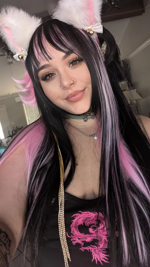 Feeling frisky posted by Holliebaby19