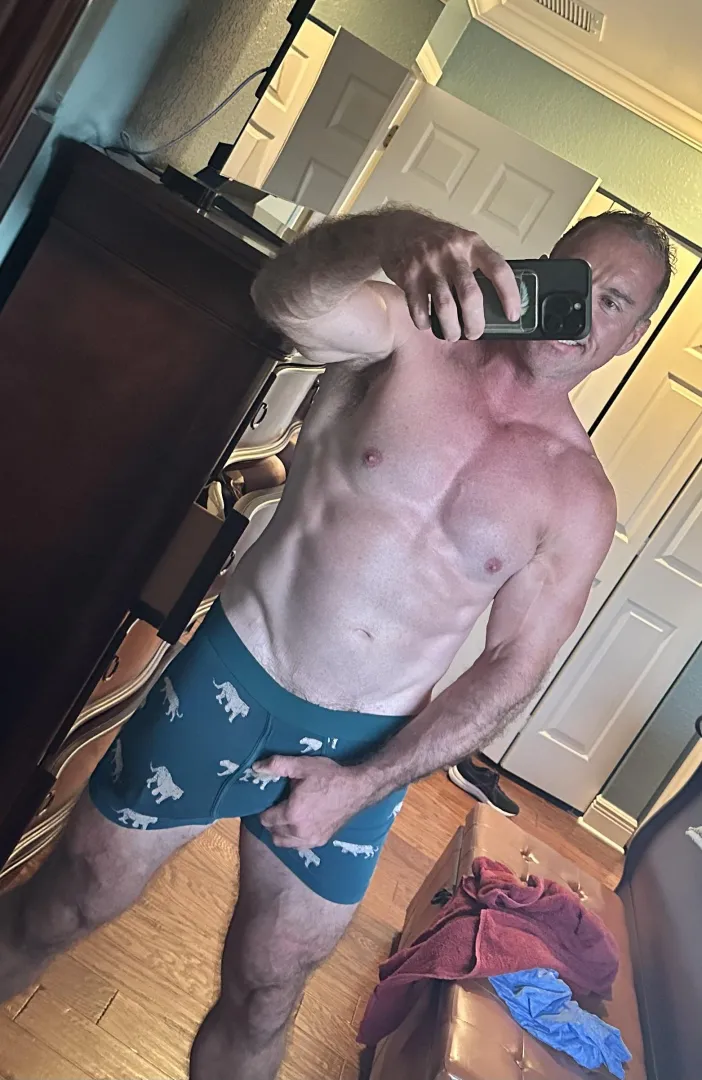 Feeling large today.... posted by Stunning_Shake3134