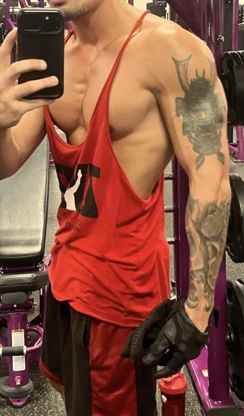 Feeling lean and mean at the gym  by TheeGuyDerek