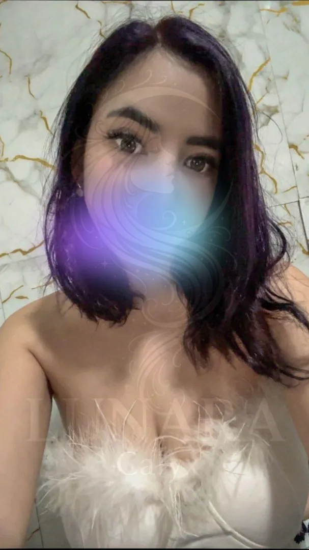 [F]eeling MILFY this weekend. posted by Lunara_Calyx