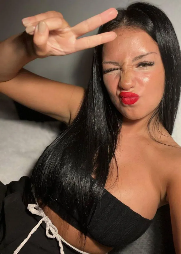 feeling myself a little bit posted by SereneSorceressx