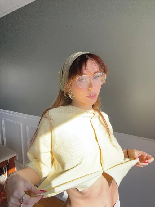 Feeling nerdy but cute [F] by EmergencyOk6986