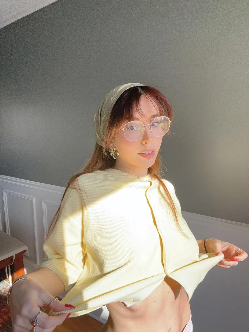 Feeling nerdy but cute [F] posted by EmergencyOk6986