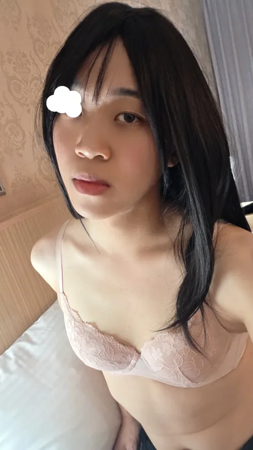 Feeling pretty by Some_History7588