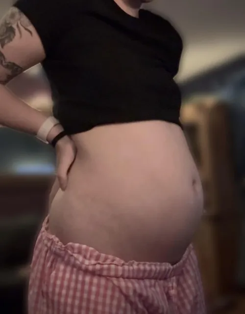 feeling round  by vamp2trappy