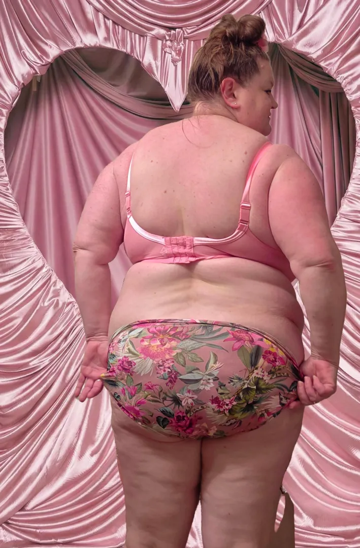 Feeling sexy  Be nice  posted by Lavender_Lush72