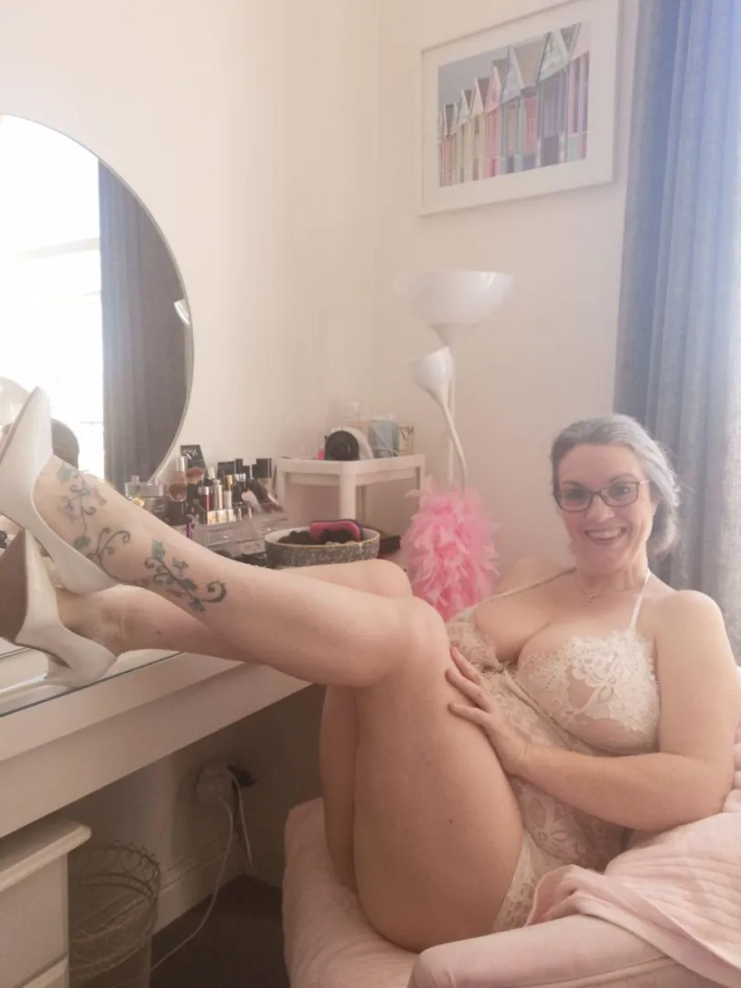 Feeling sexy posted by carla36