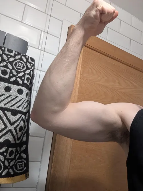 Feeling the pump  by Raavi0006