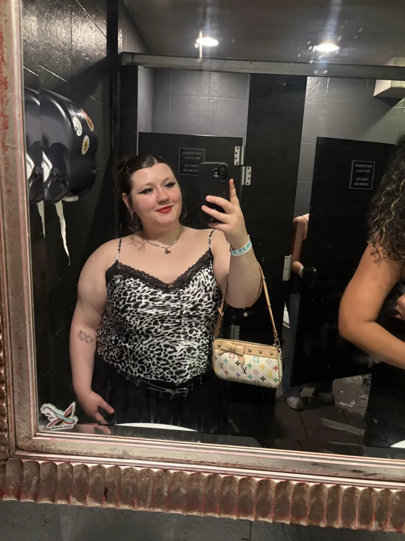 Feeling very confident and fierce ❤️✨ posted by scatqueen420