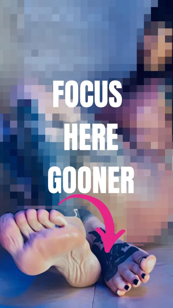 Feet in focus. Everything else denied. Know your priorities, gooner posted by gotike