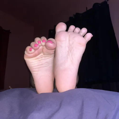 Feet up and feeling cozy  by PinayPedi