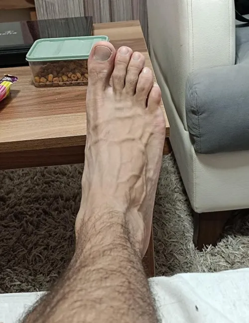 feet up on a Sunday by AnalysisBudget226