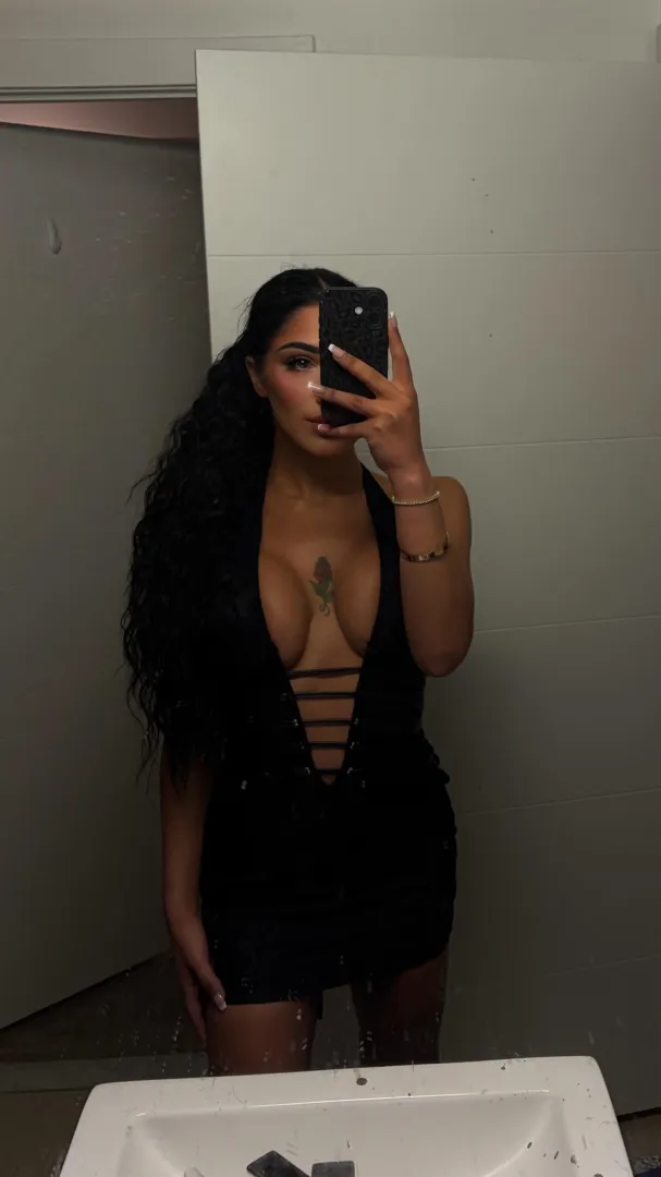 Felt really hot in my club outfit over the weekend! posted by omgitslaur444