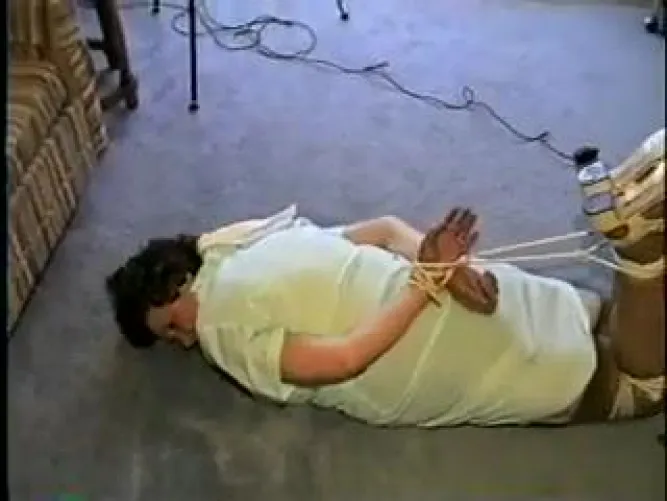 Female thief robs nurse by emca753