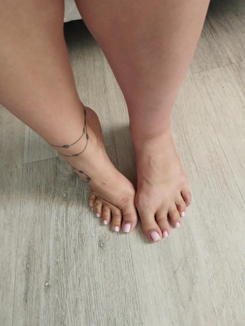 Fetish friendly seller [cam][sext][custom vid&pic][premades][gfe][rate] posted by AdriC1289