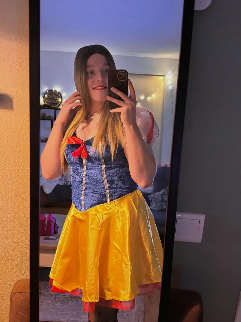 Fijne carnaval  posted by Unable_Assumption