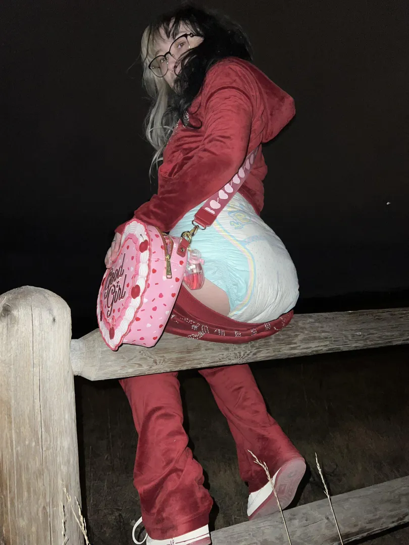 filling my dip while watching the stars posted by medusarosexo