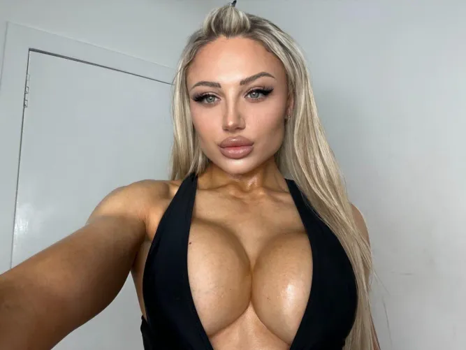 Filling until men instantly want to fuck my mouth as soon as they look at me by oceanbellee