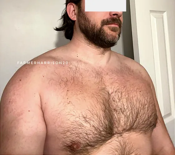 Finally getting my big chest back and it feels good. Always looking for someone to play with it.. by FarmerHarrison20