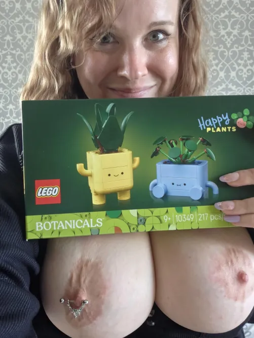 Finally picked up the happy plants by CJ0031