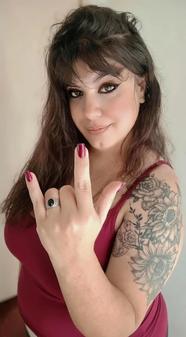 Firm and seductive, always in charge, be a good boy and worship your goddess posted by MadyGod