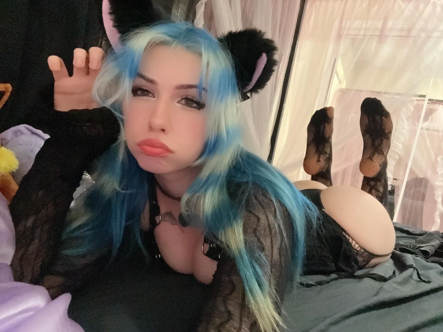 first 150 guys who upvote and say HEY will get my entire porn collection of nudes >.< posted by 2cutelilith