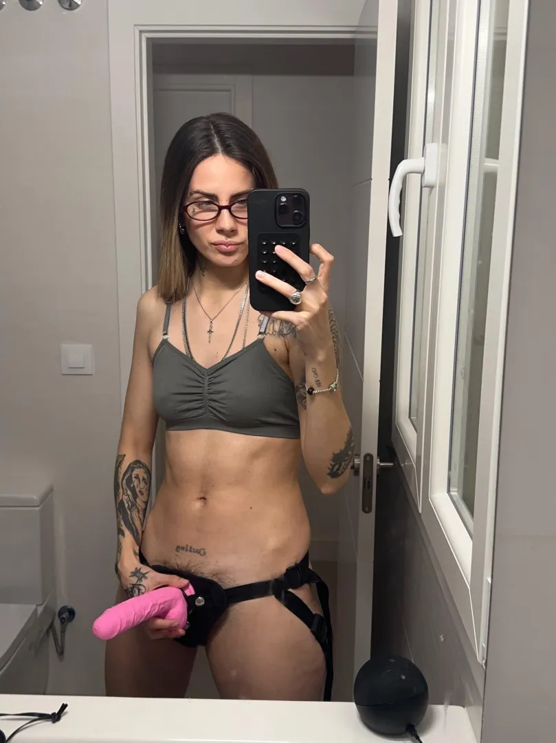 First a romantic date and then a night of pegging, what do you think? posted by ApriliaNest