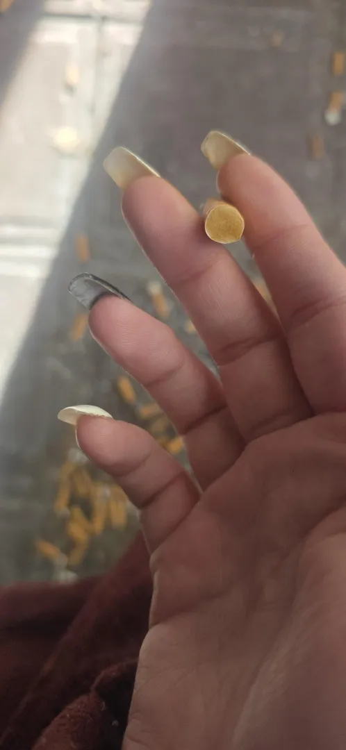 First cig of the day..Hope you all have an amazing Sunday ☺️ posted by smokingkittyy