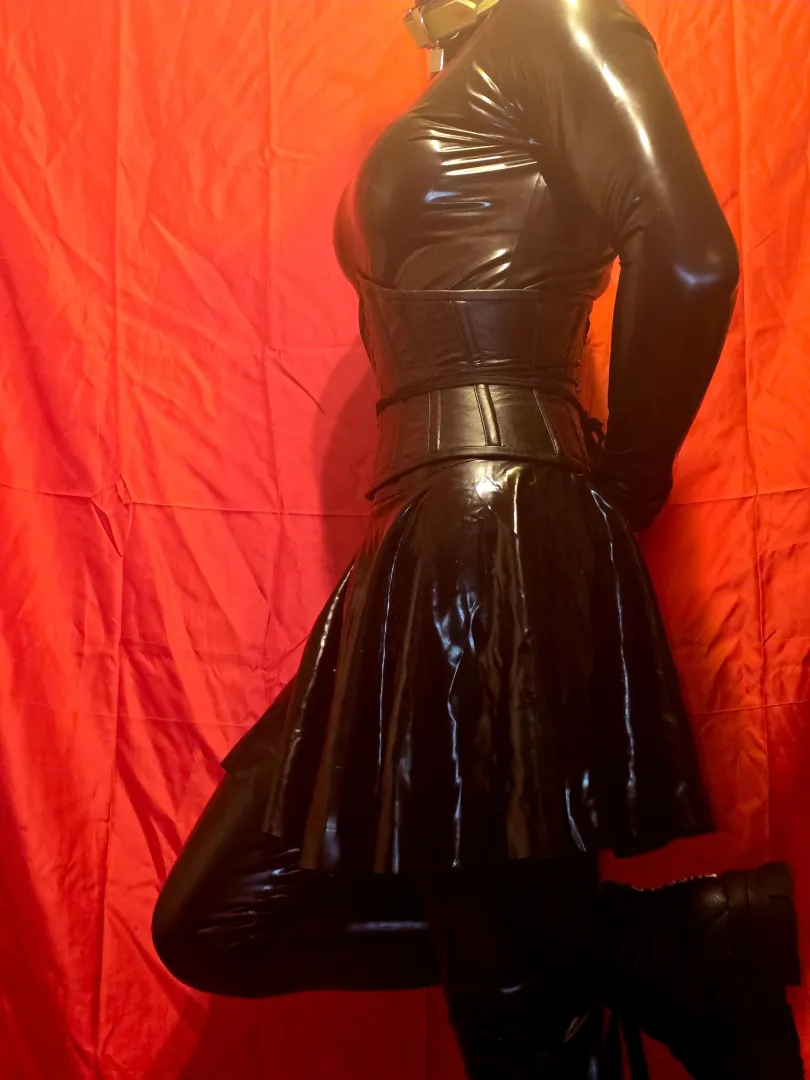 First dress, any suggestions to improve? (The corset, i know^^) posted by Thin_Database9305