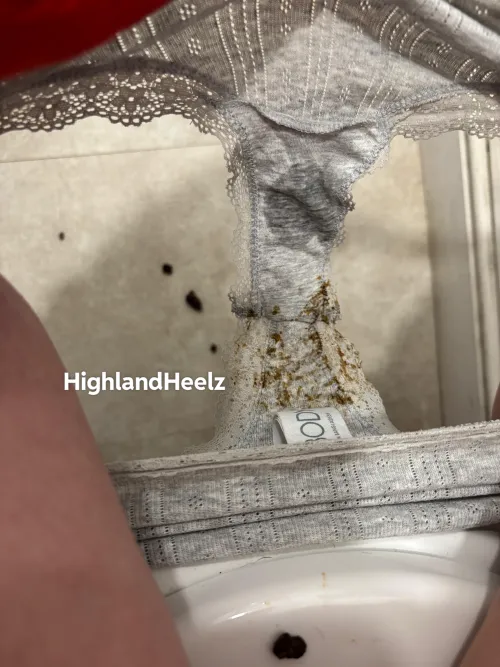 First ever panty poop video hitting my store very soon.. by HighlandHeelz