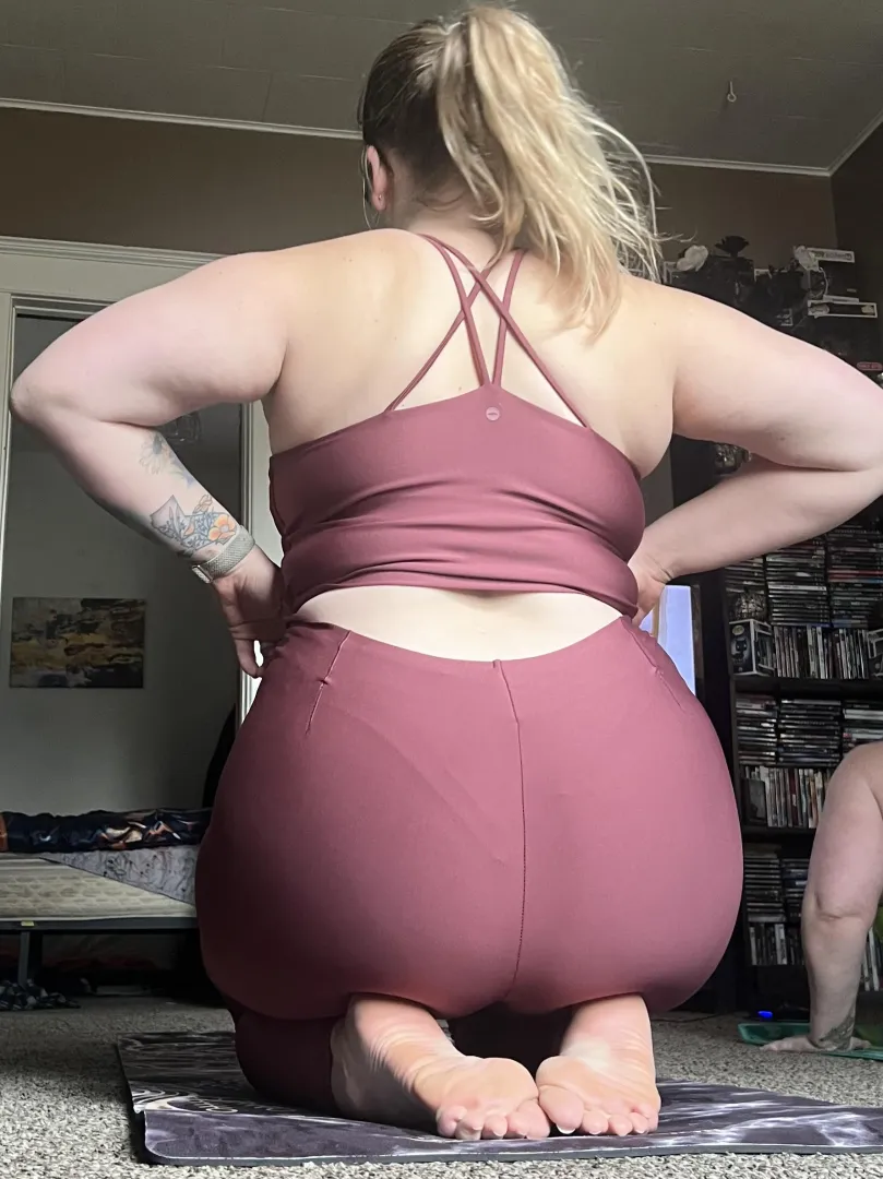 First post in this sub! Hello posted by QUEENBAVM0RDA