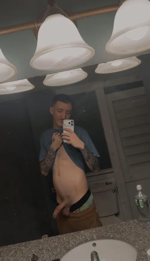 First time showing face, hopefully nobody I knows see this ‍♂️ by Unusual_Pop2501