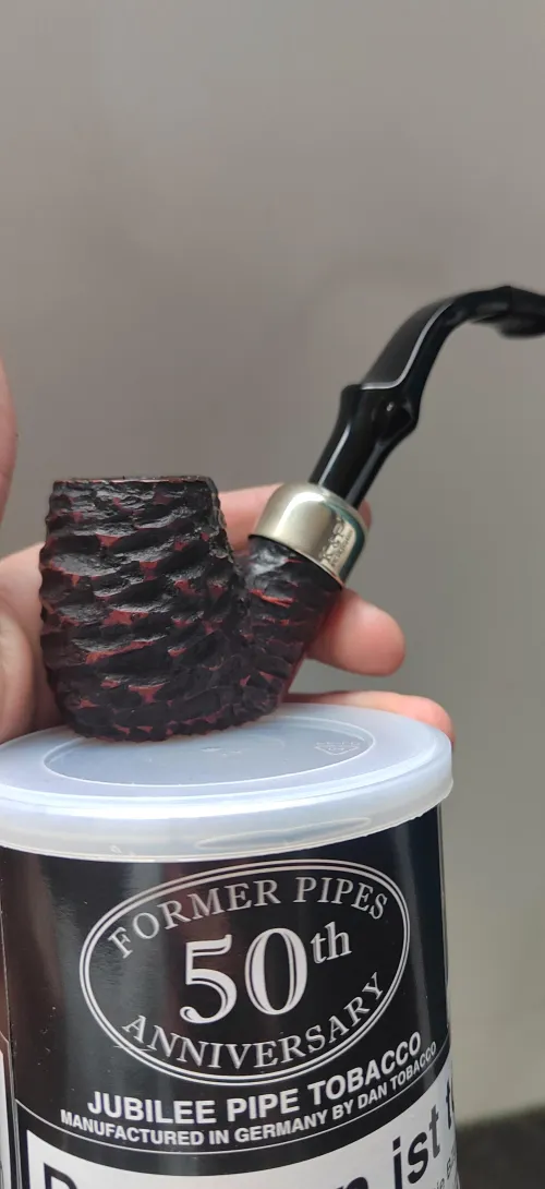 First time trying a blend containing the fabled Syrian Latakia by TimmyTur0k