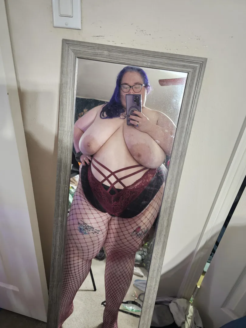 Fishnets on thick thighs posted by Dependent-Ad7486