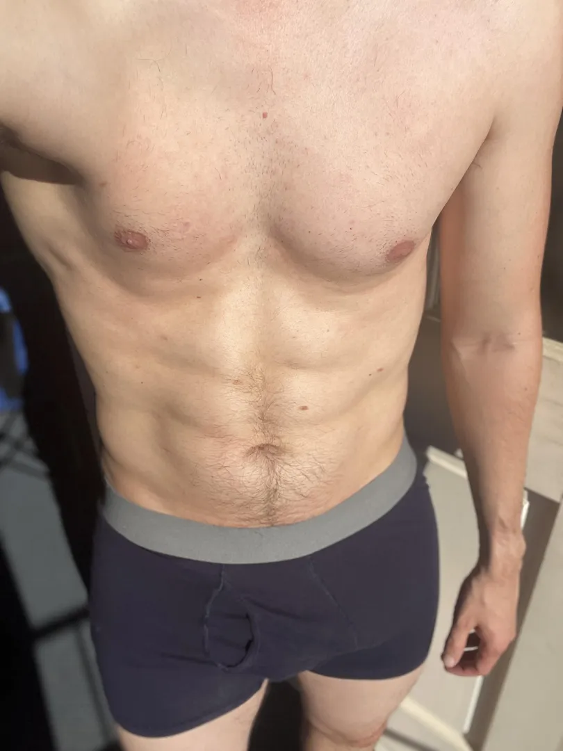 Fit 40 yo bull in Columbia for hotwives and couples posted by Carolina_Bull__