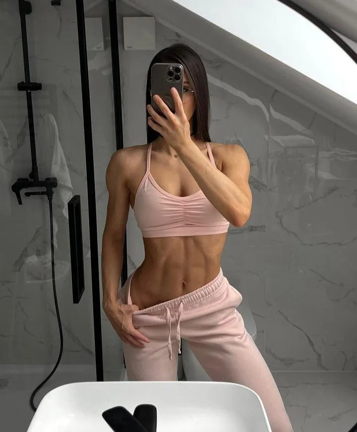 fit abs - @linaspysique posted by linasphysiquex