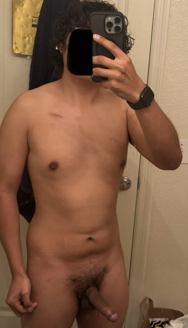 Fit and hung posted by Cultural_Survey_5321