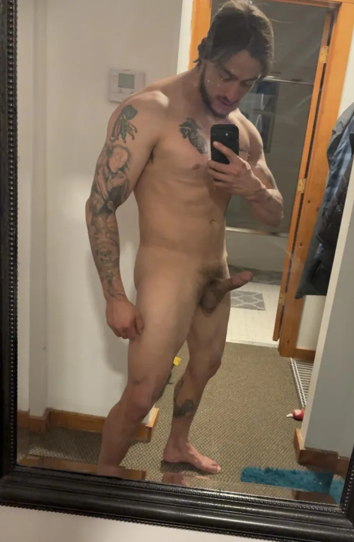 Fit, Thic and love to show.  posted by Asheet-Madros