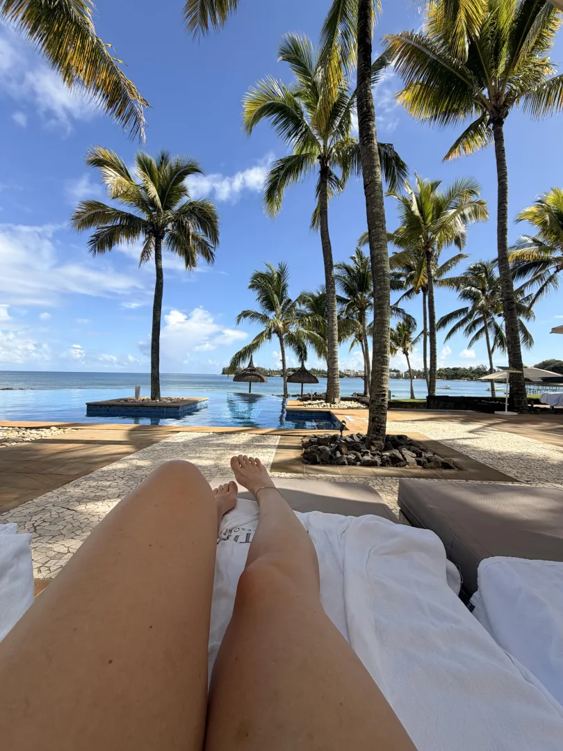 Flashing my anklet to anyone who want to go in the pool. posted by AyaLibre