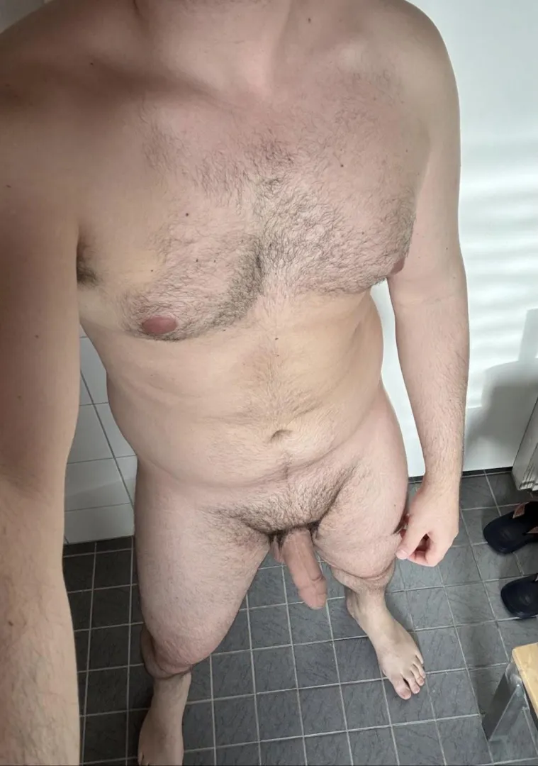 Flashing the bros in the gym sauna (30) posted by johnnybig9