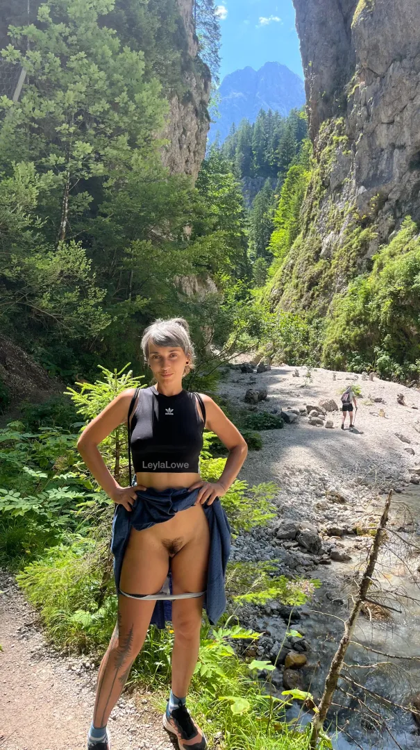 Flashing to celebrate the scenic views posted by LeylaLowe