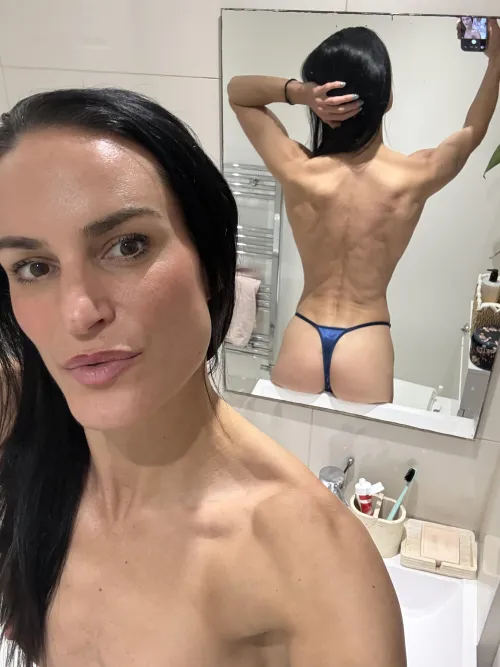 Flaunting my slutty muscles by Gymgirlalias