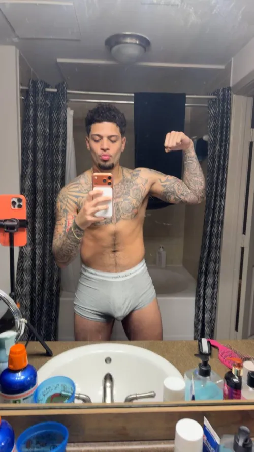 Flexing a little by theprmissile