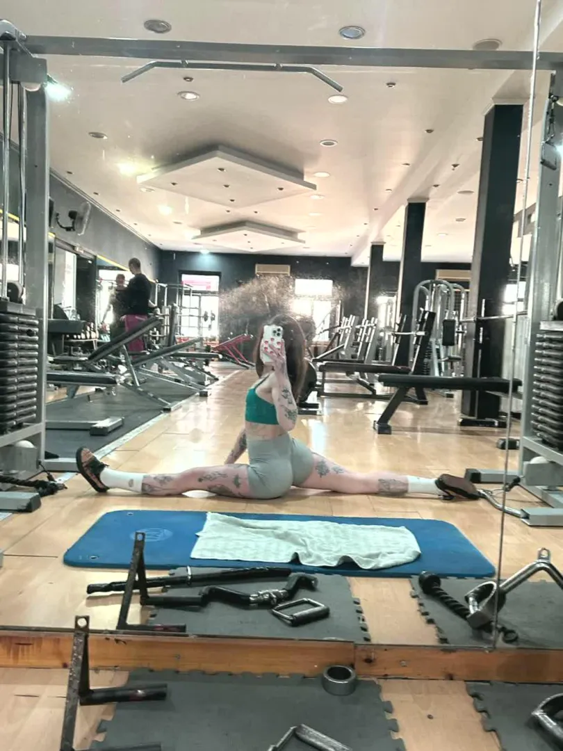 Flexing so hard my selfie took itself posted by PopGirlFan