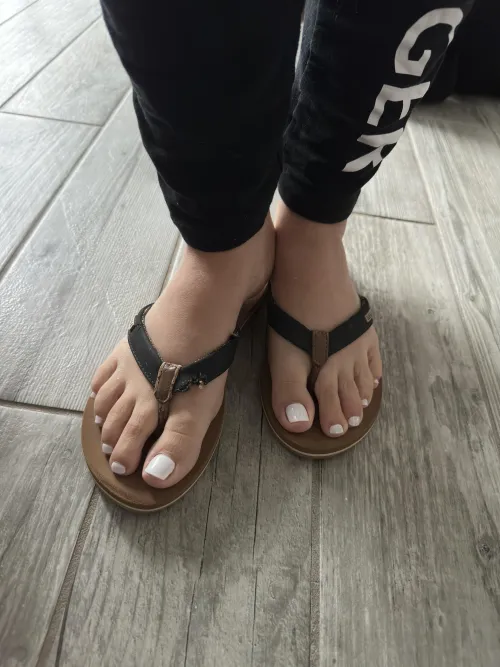 Flip flop fien by PeachySoles7