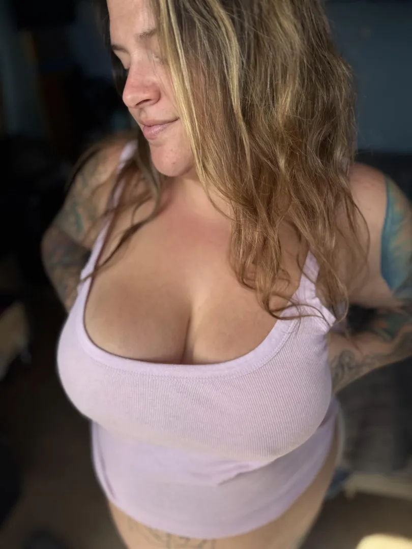 flirtatious Friday with your busty bbw posted by handful_heather420