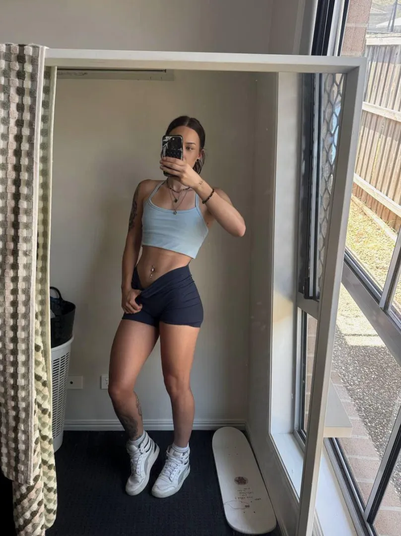 Flirting effortlessly posted by phantom_sassy