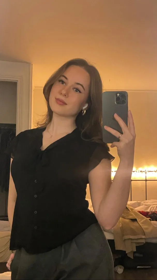 Flore van Kranenburg posted by 79219161