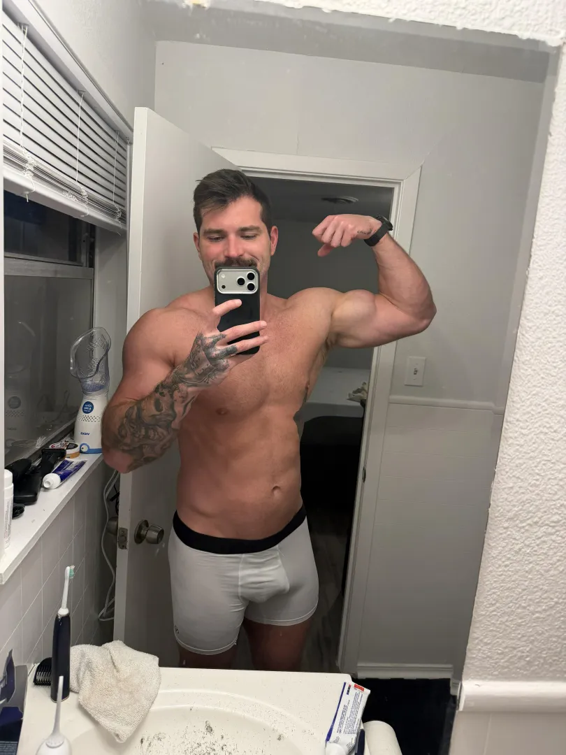 Focus on me posted by WolfWilloww